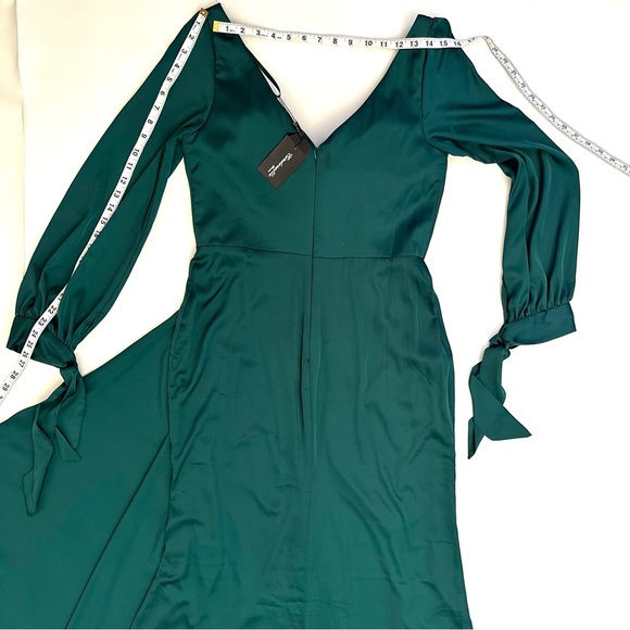 CINDERELLA DIVINE EMERALD GREEN SATIN PLUNGING V-NECK DRAPED LONG DRESS NWT Sz14 - Picture 12 of 14